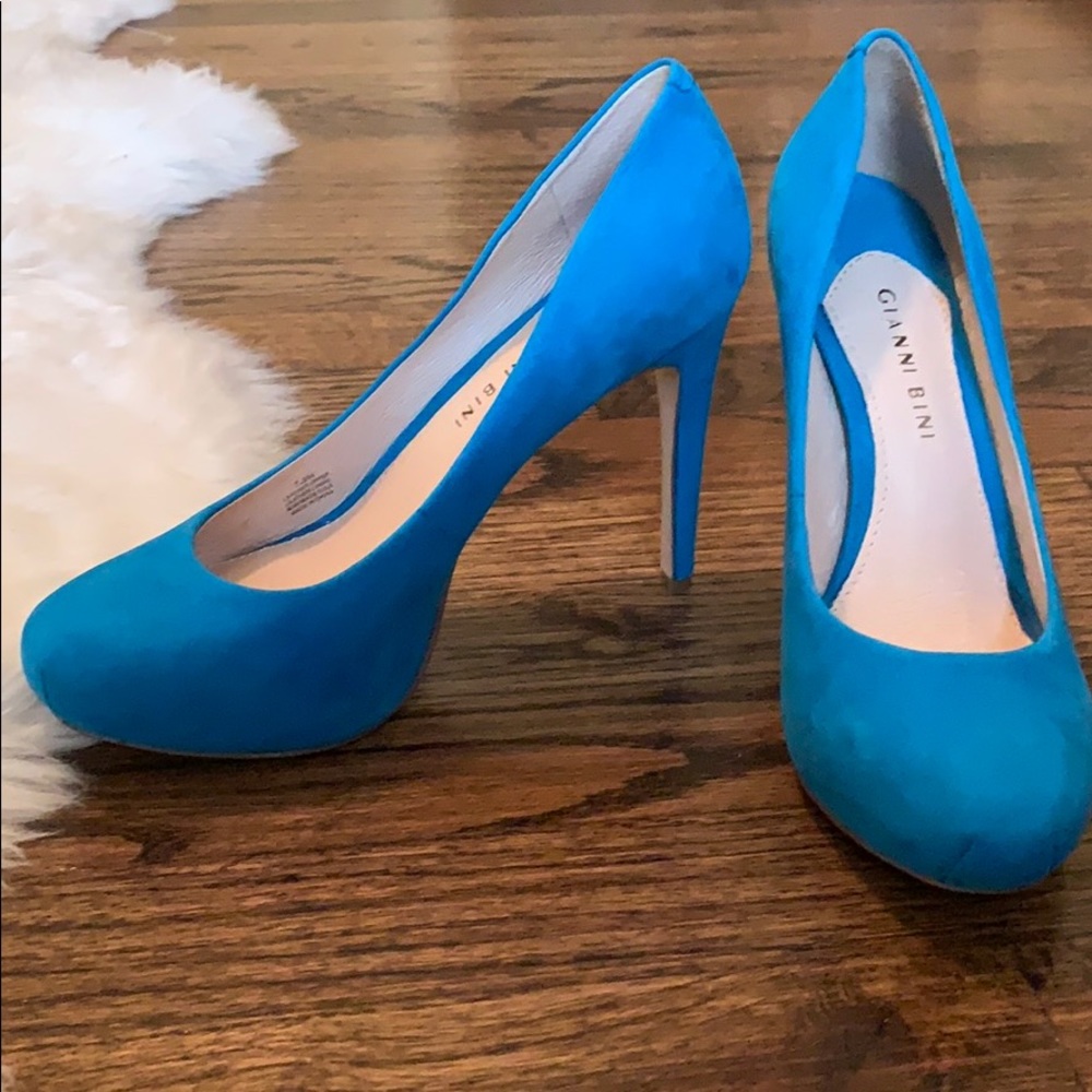 Gianni Bini never worn blue suede pumps - Picture 3 of 6